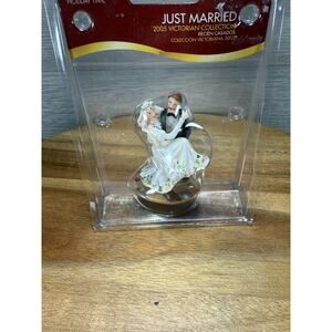 Holiday Time Just Married 2005 Victorian Collection Figurine.